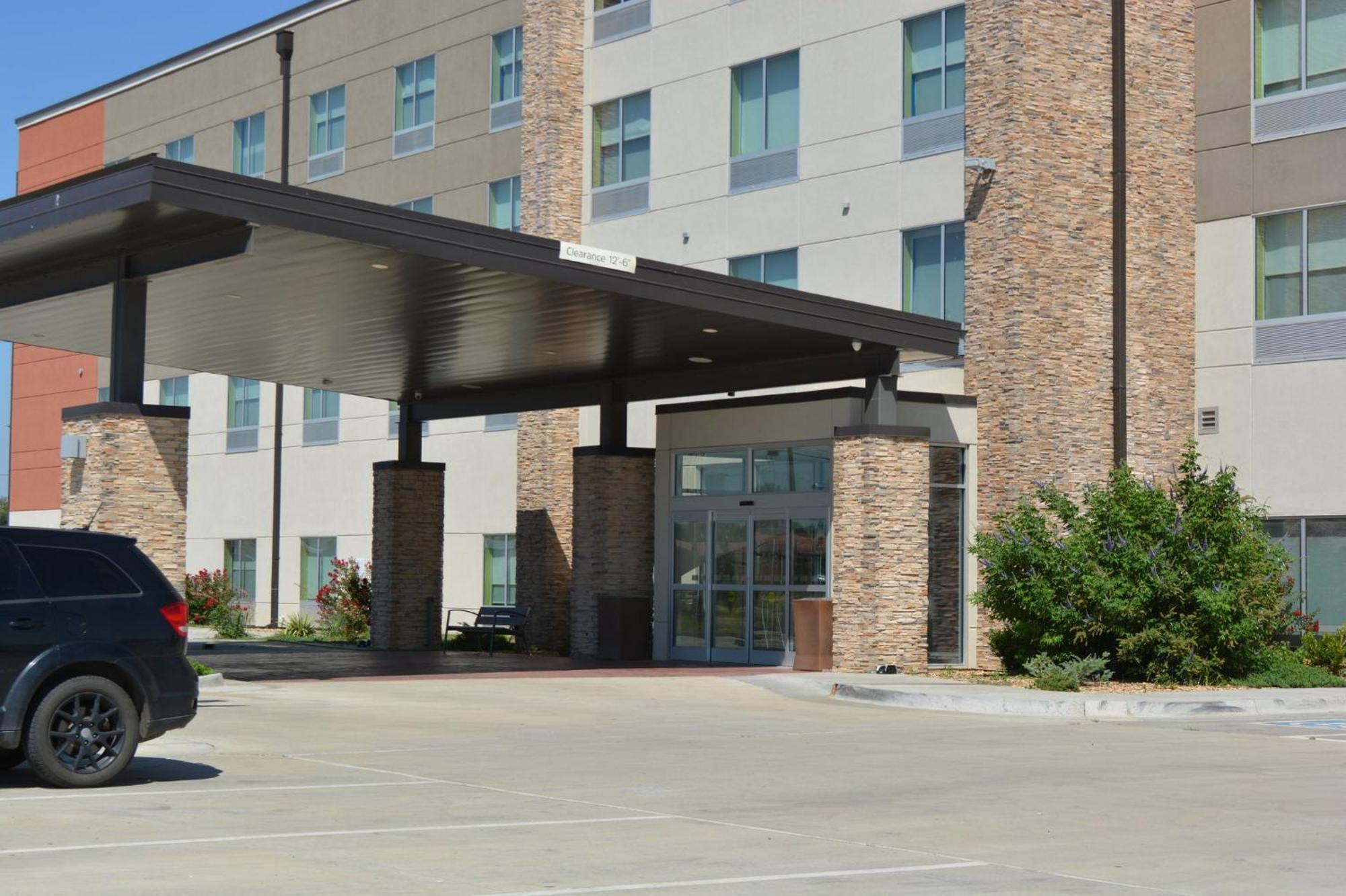 Holiday Inn Express & Suites Liberal Zewnętrze zdjęcie